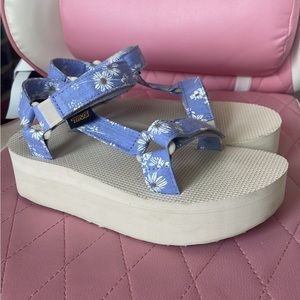 Teva Platform Sandals Size 6 Women’s